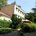 Le Cedre De 4* Soyons