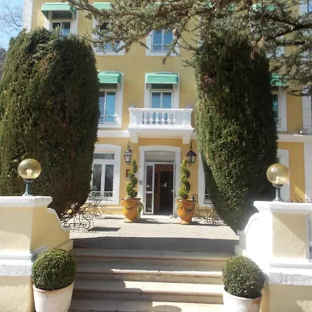 Le Cedre De 4*