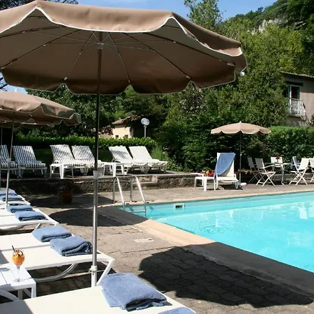 Le Cedre De 4*